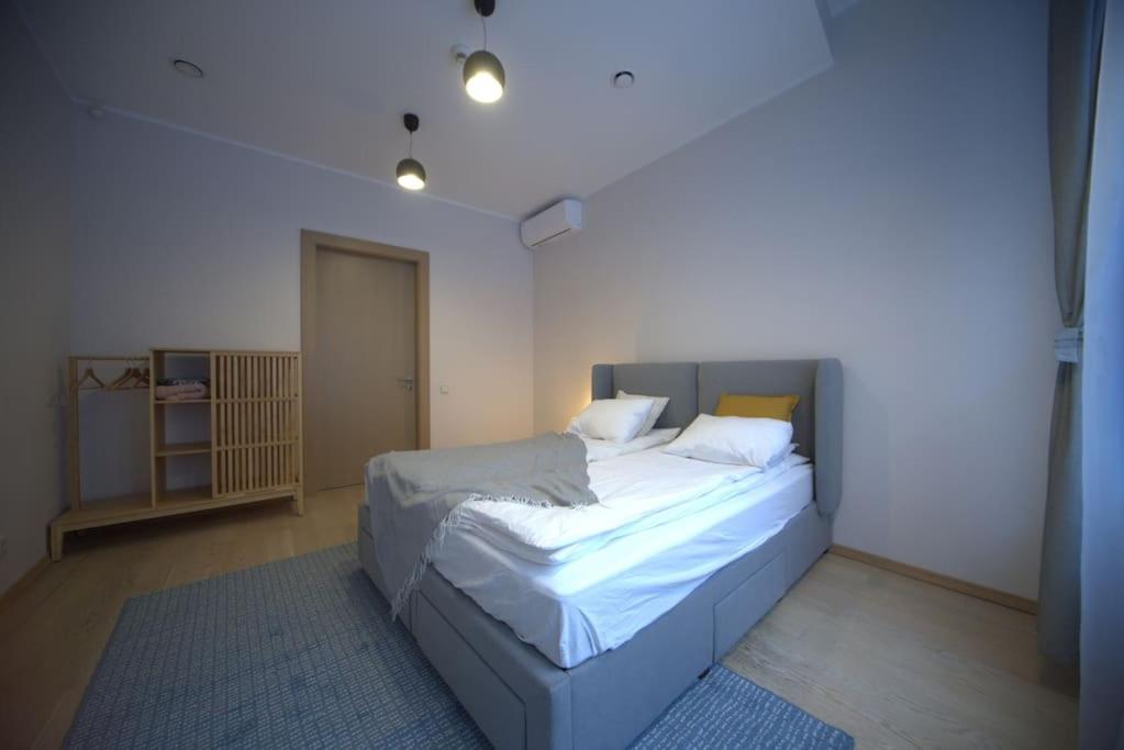 3 Bedroom Apartment In The Old/T Riga Exterior photo